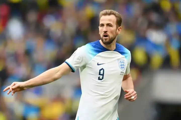 赛上, 到左边锋的 赛上, 到左边锋的